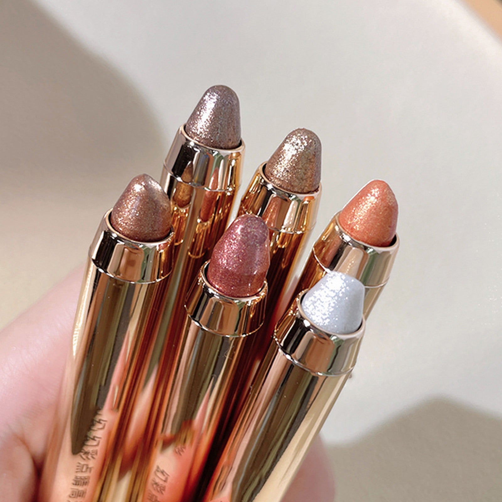 Dual-Ended Shimmer Eyeshadow Pen