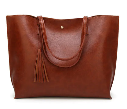 Elegant Shoulder Charm - Chic Crossbody Handbag