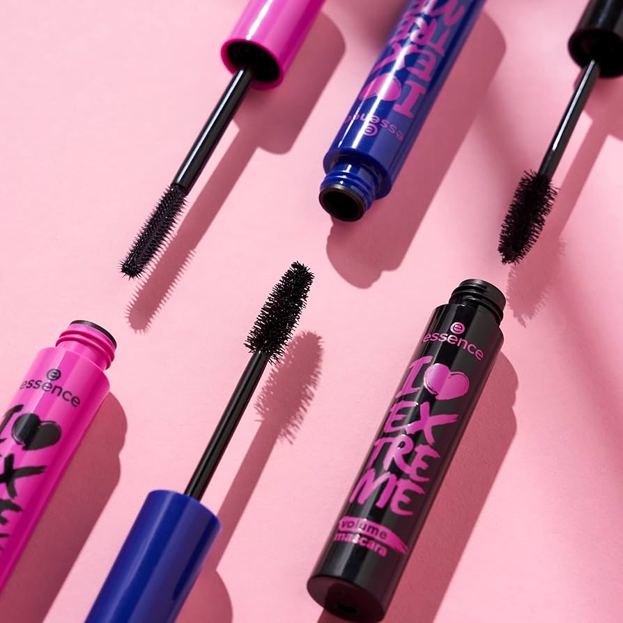 Waterproof Roll-Up Mascara – Thick, Long, Smudge-Proof