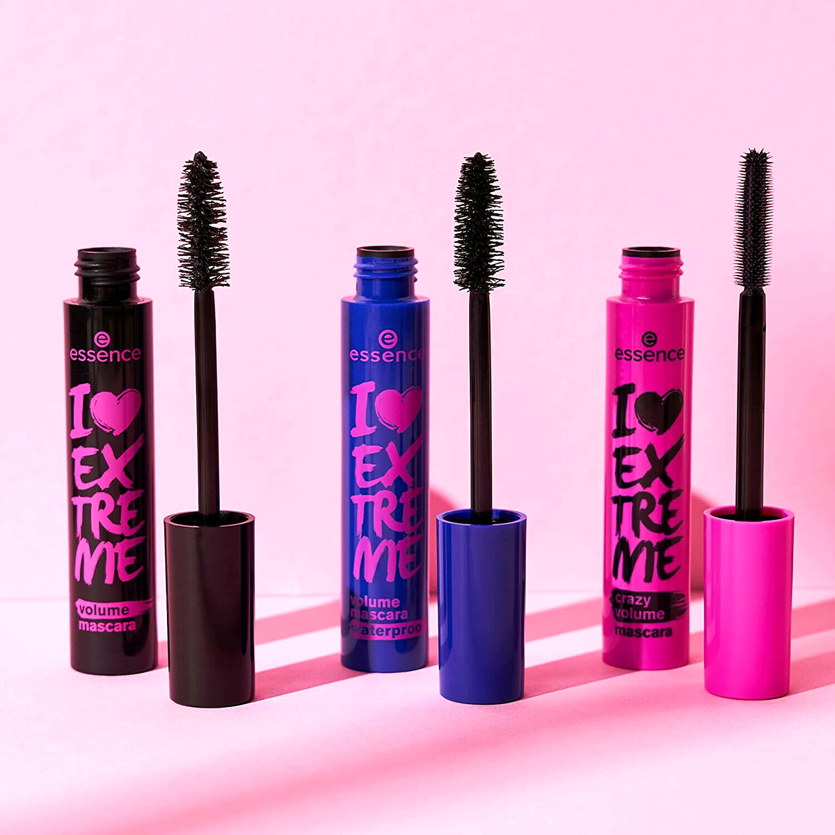 Waterproof Roll-Up Mascara – Thick, Long, Smudge-Proof