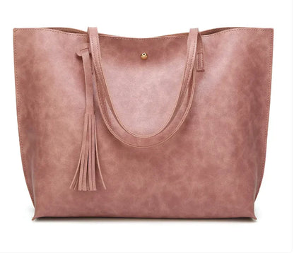 Elegant Shoulder Charm - Chic Crossbody Handbag