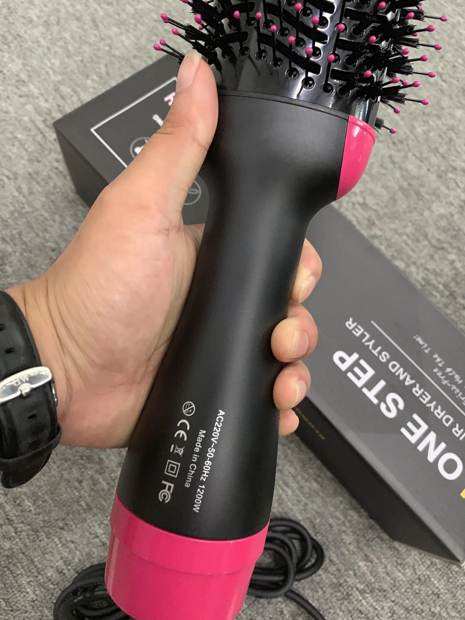 2-in-1 Hot Air Brush Hair Dryer &amp; Volumizer – Smooth, Frizz-Free Styling