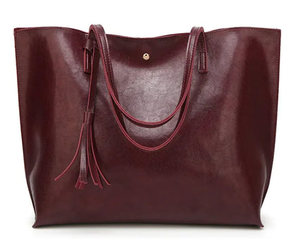 Elegant Shoulder Charm - Chic Crossbody Handbag
