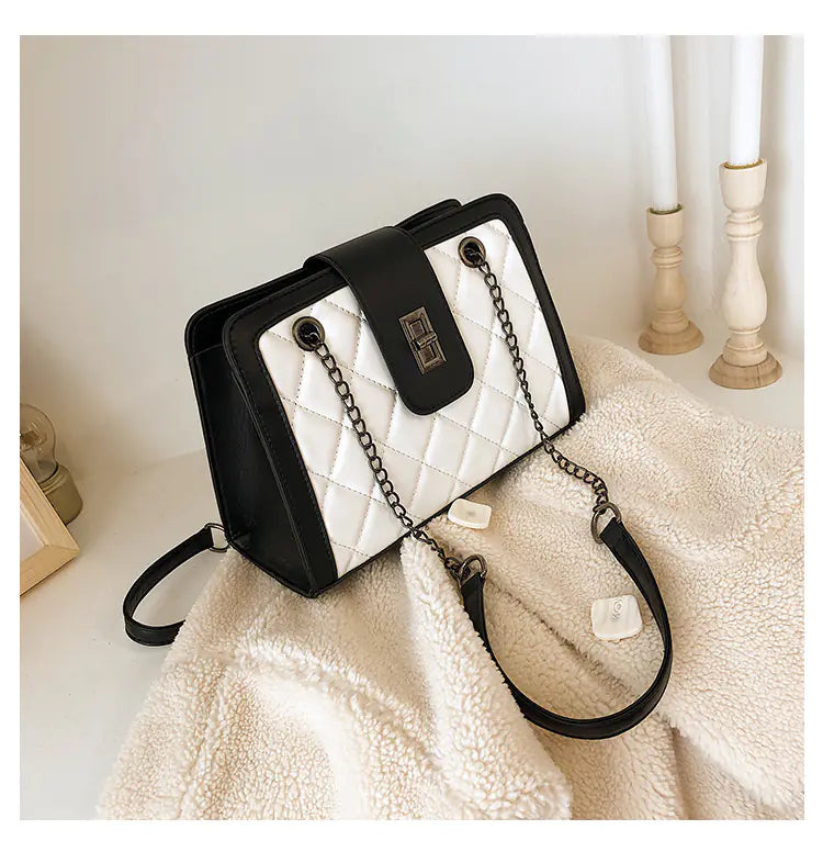 Diamond Chic Tote - Elegant Quilted Handbag