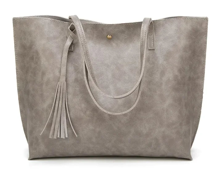 Elegant Shoulder Charm - Chic Crossbody Handbag