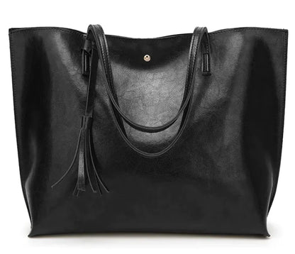 Elegant Shoulder Charm - Chic Crossbody Handbag